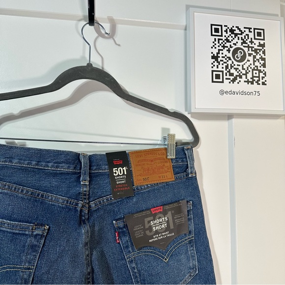 Nwt levis button fly 501 denim jean shorts stretchy sits at waist - Picture 2 of 11